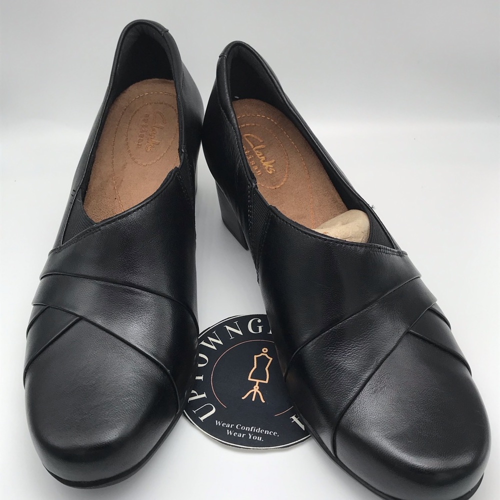 CLARKS Women's Emslie Warren Slip-on Loafer Size 8.5M Black NEW